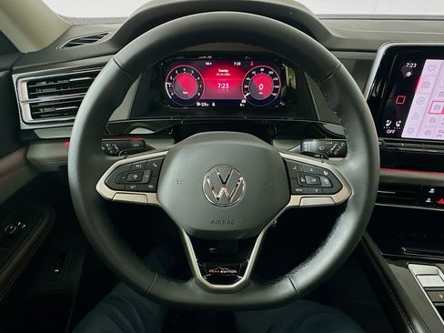 New 2026 Volkswagen Atlas Peak Edition AWD/4WD image 11
