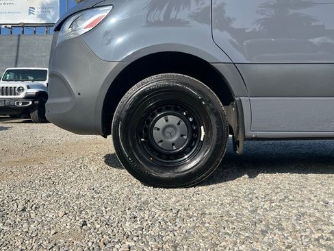 Used 2024 Mercedes-Benz Sprinter 2500 image 11