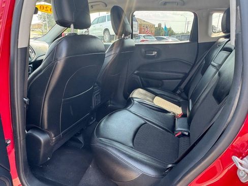 Used 2020 Jeep Compass Latitude FWD image 9