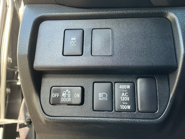 Used 2020 Toyota Tacoma TRD Off-Road w/ Technology Package AWD/4WD image 30