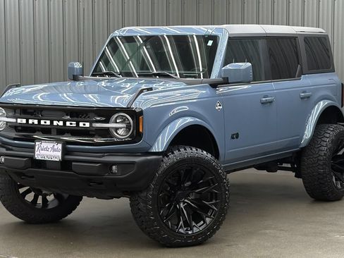 Used 2024 Ford Bronco Outer Banks AWD/4WD image 1