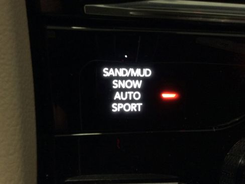 Used 2024 Jeep Grand Cherokee Limited image 37