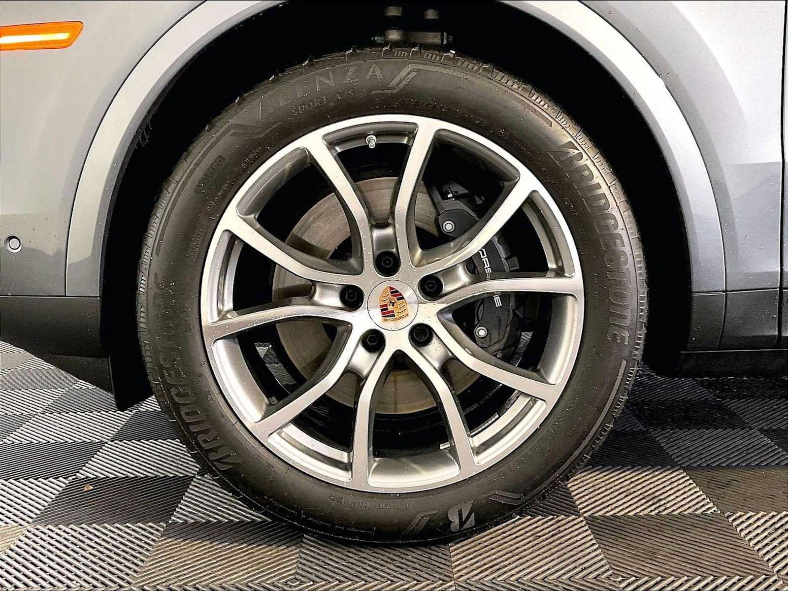 Certified 2026 Porsche Cayenne AWD/4WD image 11