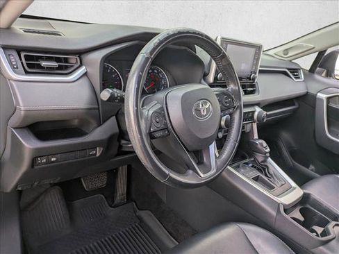 Certified 2019 Toyota RAV4 XLE Premium image 9