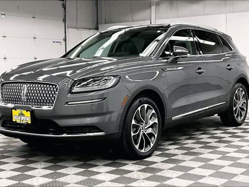 Used 2021 Lincoln Nautilus Reserve image 12