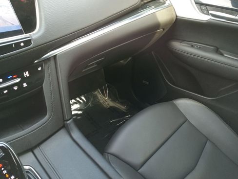 Used 2024 Cadillac XT5 Premium Luxury image 16