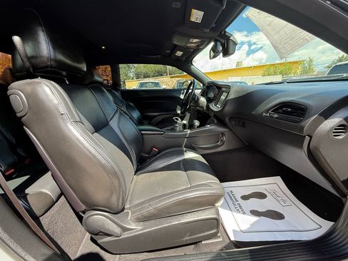 Used 2019 Dodge Challenger SXT w/ Plus Package image 11