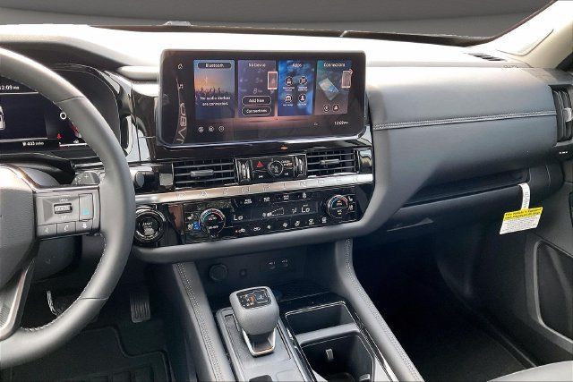 New 2026 Nissan Pathfinder Platinum w/ Accent Package AWD/4WD image 6