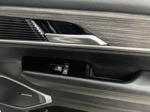 Used 2024 Jeep Wagoneer L Series II w/ Premium Group I image 62