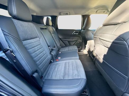 New 2026 Mitsubishi Outlander SE image 28