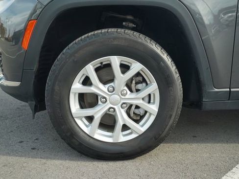 Used 2023 Jeep Grand Cherokee L Limited image 11