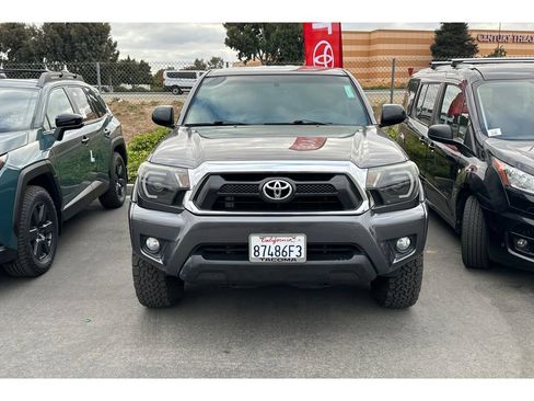Used 2013 Toyota Tacoma PreRunner w/ SR5 Pkg RWD image 3
