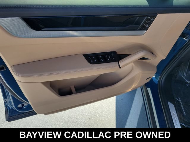 Used 2024 Porsche Cayenne S AWD/4WD image 17