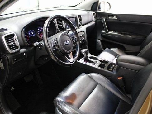 Used 2017 Kia Sportage EX image 3