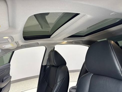 Used 2022 Nissan Maxima Platinum FWD image 2