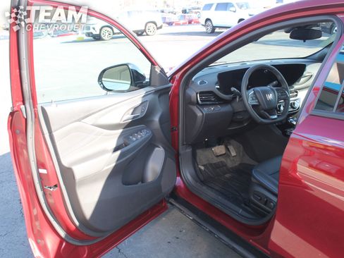 Certified 2025 Buick Envista Sport Touring w/ Convenience I Package image 10