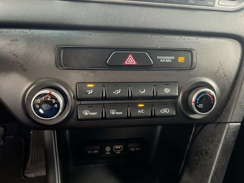 Used 2018 Kia Sportage LX AWD/4WD image 17