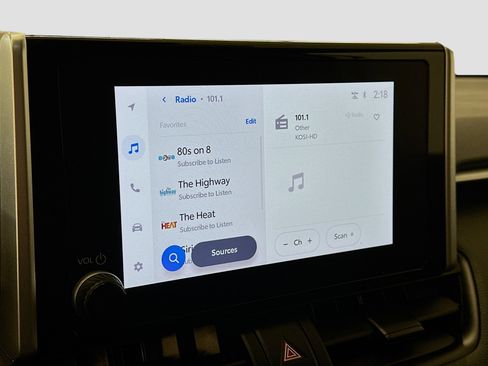 Used 2025 Toyota RAV4 XLE image 21