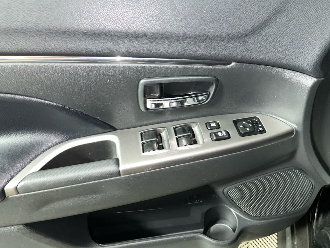 Used 2024 Mitsubishi Outlander Sport SEL AWD/4WD image 13