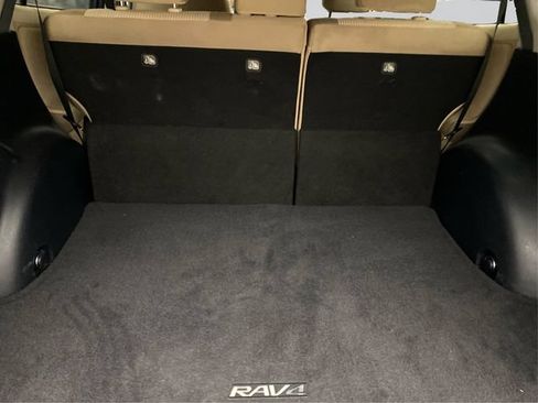 Used 2013 Toyota RAV4 LE AWD/4WD image 12