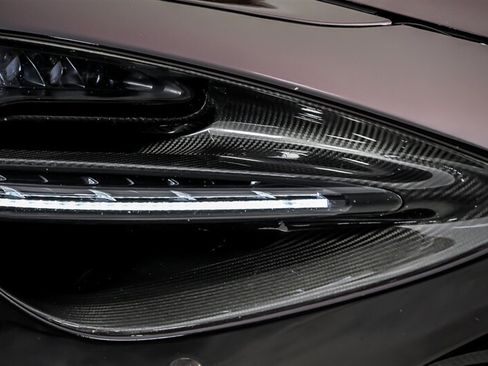 Used 2018 McLaren 720S RWD image 5