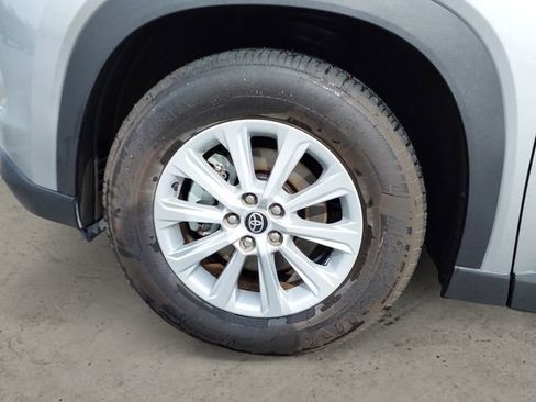 Used 2024 Toyota Grand Highlander AWD image 14