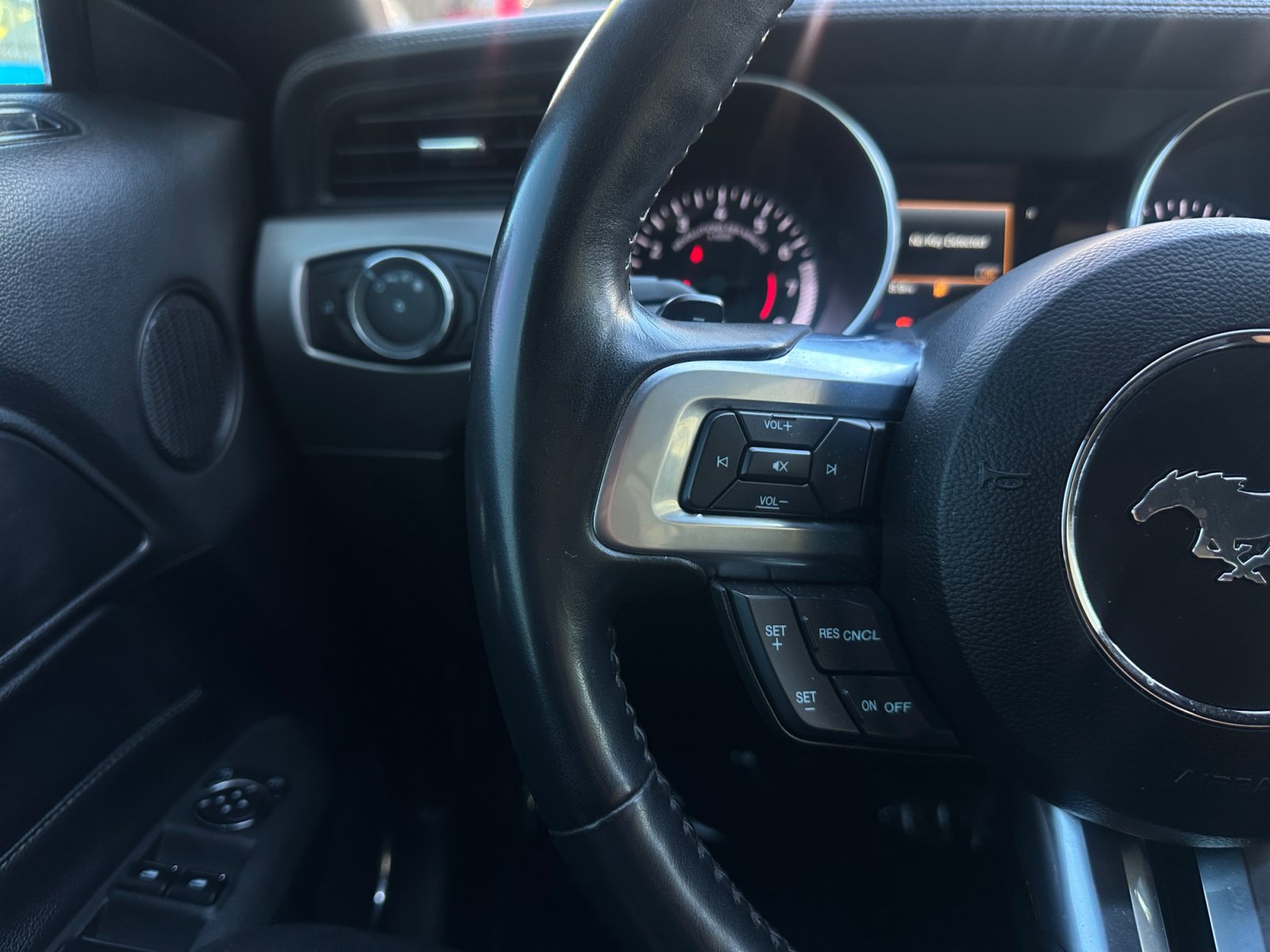 Used 2022 Ford Mustang Premium RWD image 18