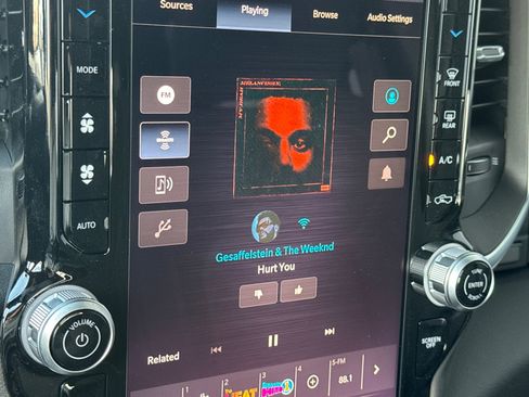 New 2026 RAM 1500 4x4 Crew Cab image 16