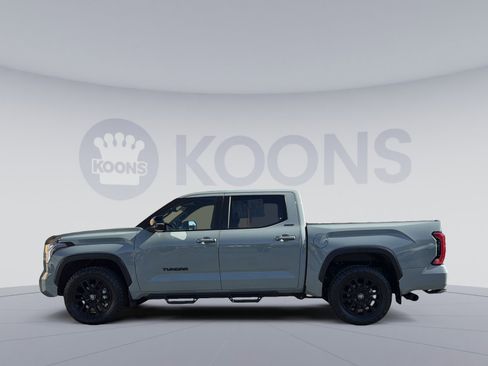 Used 2025 Toyota Tundra Limited AWD/4WD image 7