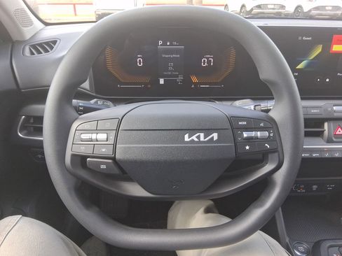 New 2026 Kia K4 FWD image 8