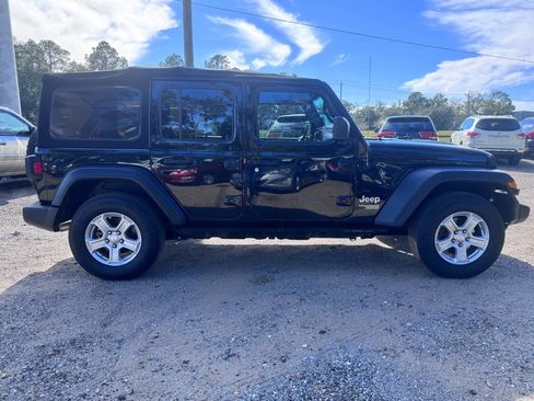Used 2018 Jeep Wrangler Unlimited Sport S image 10