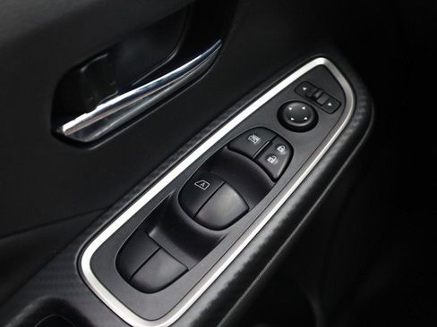 New 2025 Nissan Versa SR w/ Trunk Package image 17