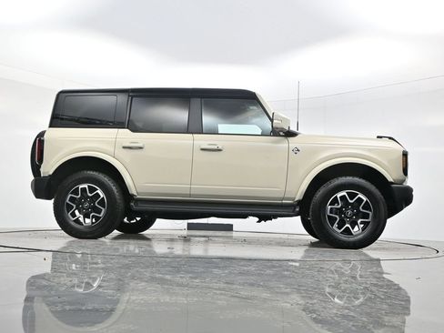 Used 2025 Ford Bronco Outer Banks image 47