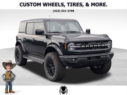 New 2026 Ford Bronco Outer Banks AWD/4WD image 1