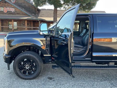 New 2026 Ford F250 Lariat w/ Black Appearance Package AWD/4WD image 50