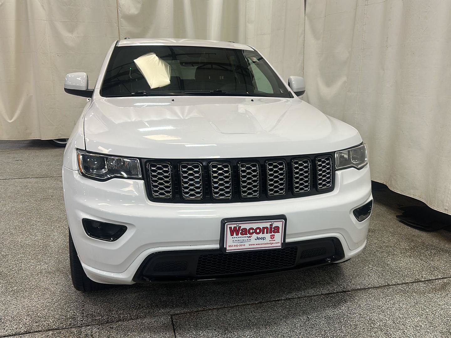 Used 2018 Jeep Grand Cherokee Altitude AWD/4WD image 8