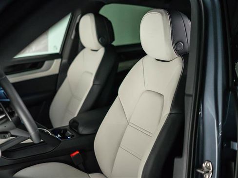 New 2026 Porsche Cayenne Coupe image 5