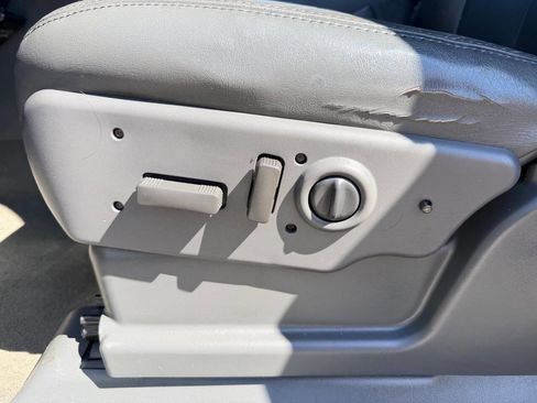 Used 2006 Chevrolet Silverado 2500 LS image 42