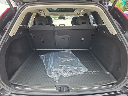 Used 2026 Volvo XC60 B5 Plus w/ Protection Package Premier AWD/4WD image 33