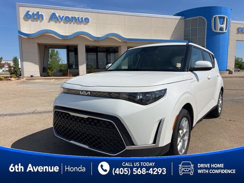 Used 2025 Kia Soul S FWD image 1