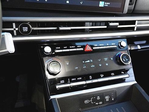 Certified 2025 Hyundai Santa Fe SEL image 28