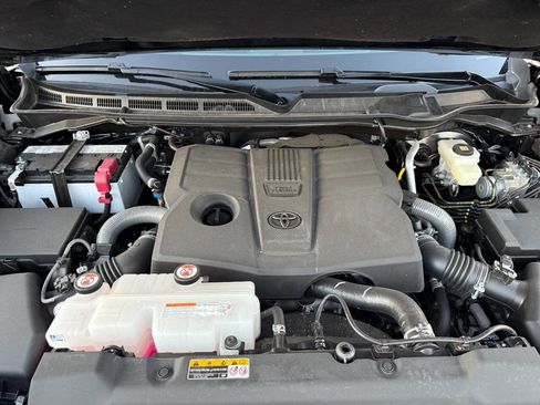 Used 2025 Toyota Tundra Platinum image 16