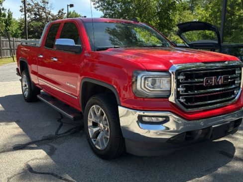 Used 2018 GMC Sierra 1500 SLT w/ SLT Premium Package AWD/4WD image 4