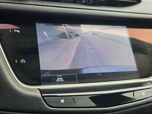 Used 2024 Cadillac XT5 Premium Luxury image 2