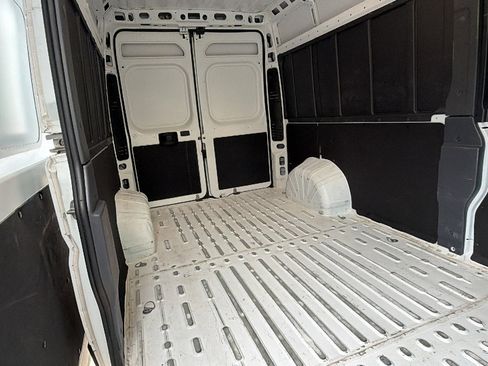 Used 2024 RAM ProMaster 2500 w/ Convenience Group FWD image 14