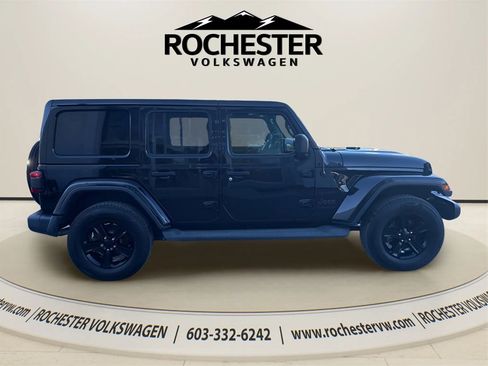 Used 2020 Jeep Wrangler Unlimited Sahara image 9