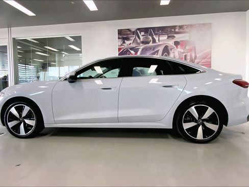 Used 2025 Audi A5 2.0T Premium Plus w/ Premium Plus AWD/4WD image 3