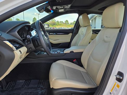 Used 2022 Cadillac CT5 Premium Luxury RWD image 9