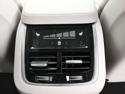 Used 2024 Volvo XC90 B5 Plus w/ Protection Package AWD/4WD image 32