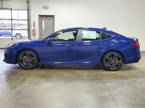 Used 2025 Toyota Camry XSE image 7